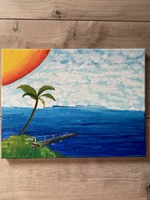 Das Bild von Frau L. Darauf ist eine Insel zu sehen, viel Meer und Himmel, die Sonne und ein Boot.